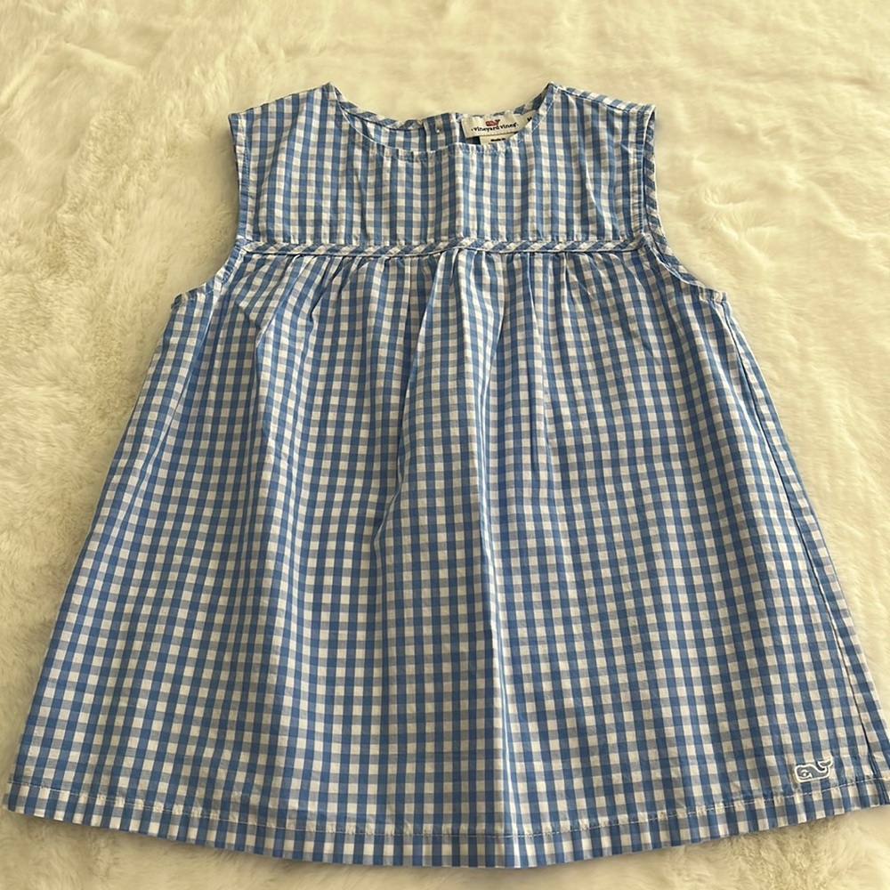 Vineyard Vines little girls top like new! Size M